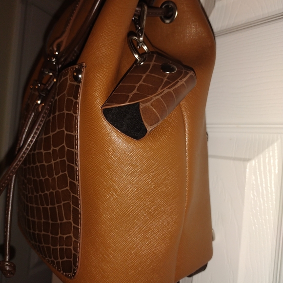 FINAL MARKDOWN Ariella Leather backpack - Picture 8 of 13